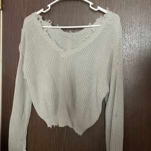 Selling this Moon & Madison, mint green size small sweater. Good condition.